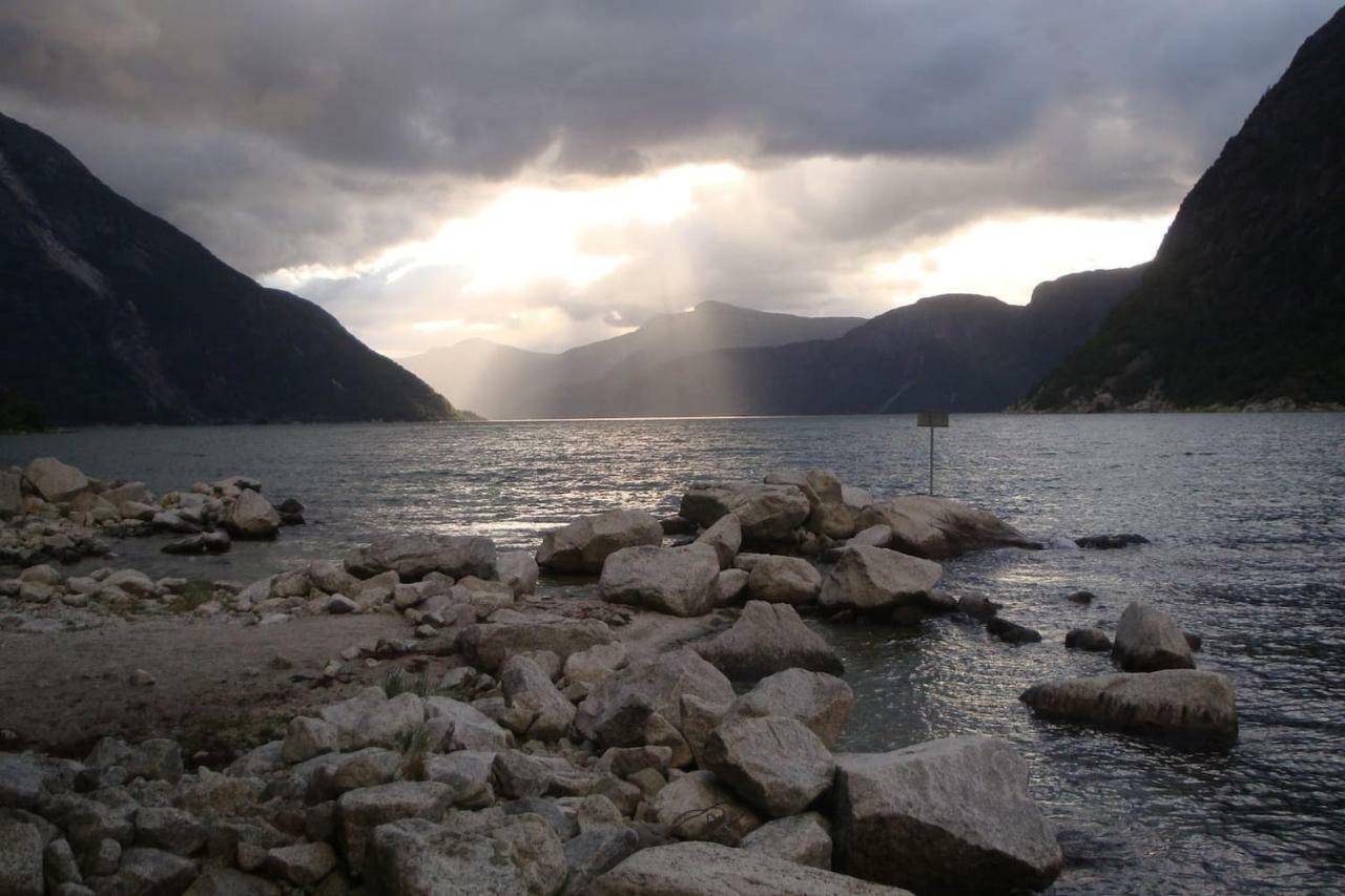 Вилла Fjordperlen Эйдфьорд Экстерьер фото